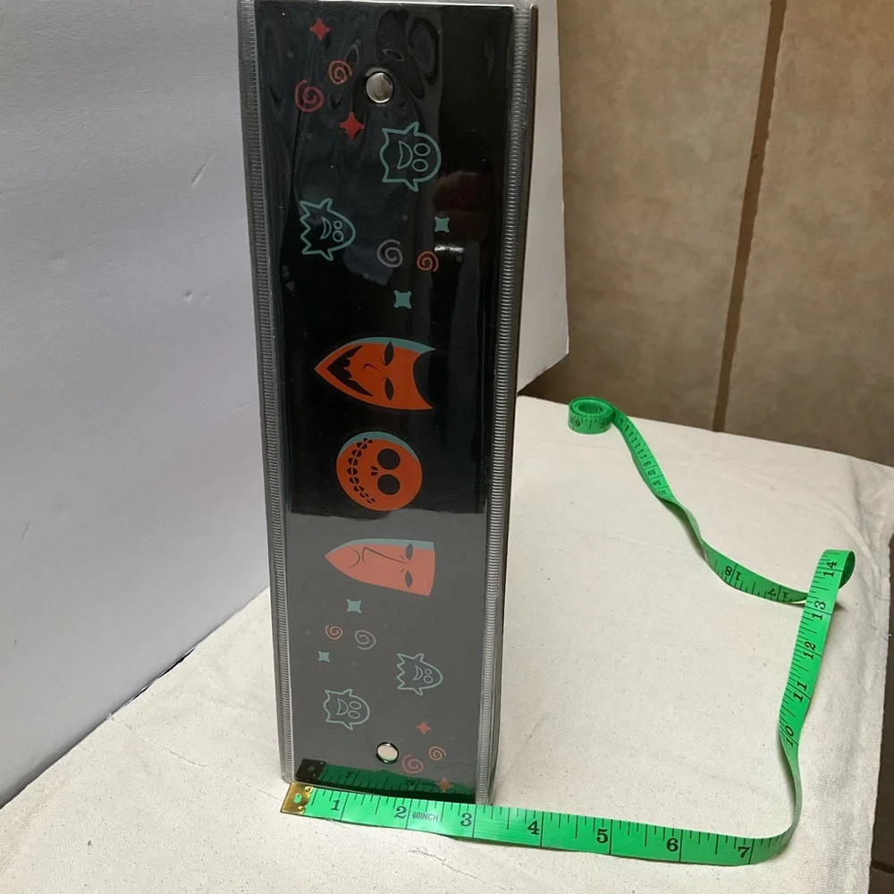 Nightmare Before Christmas: Advent Calendar: Ghoulish Delights & Binder